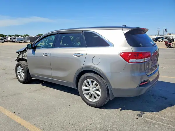 5XYPG4A32HG335146 2017 KIA SORENTO - Image 2