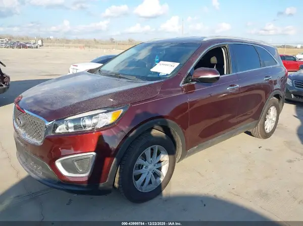 5XYPG4A32JG339316 2018 KIA SORENTO - Image 2