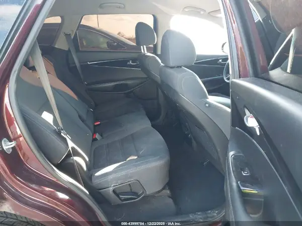 5XYPG4A32JG339316 2018 KIA SORENTO - Image 8