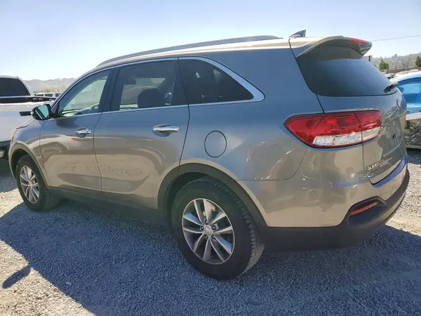 5XYPG4A32JG340529 2018 KIA SORENTO - Image 2