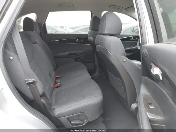 5XYPG4A32JG340739 2018 KIA SORENTO - Image 8