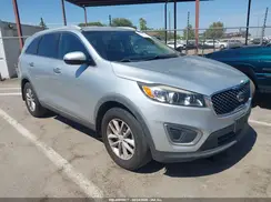 5XYPG4A32JG348565 2018 KIA SORENTO