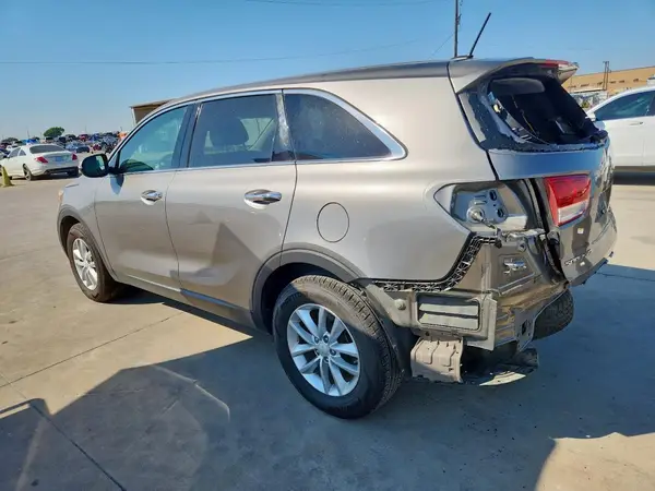 5XYPG4A32JG348825 2018 KIA SORENTO - Image 2