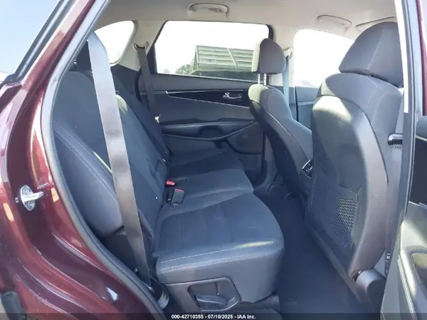 5XYPG4A32JG349182 2018 KIA SORENTO - Image 8