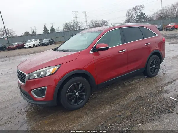 5XYPG4A32JG350252 2018 KIA SORENTO - Image 2