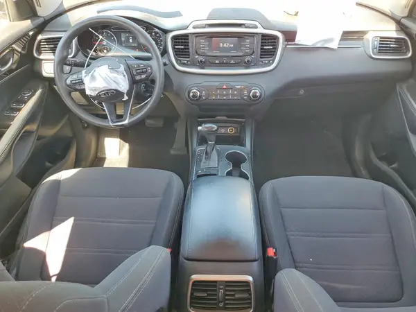 5XYPG4A32JG352731 2018 KIA SORENTO - Image 8