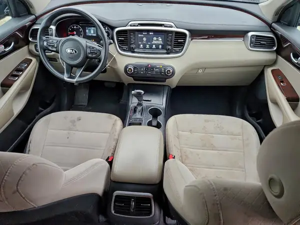 5XYPG4A32JG358822 2018 KIA SORENTO - Image 8