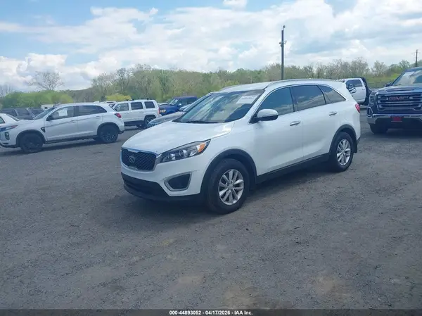 5XYPG4A32JG368122 2018 KIA SORENTO - Image 2