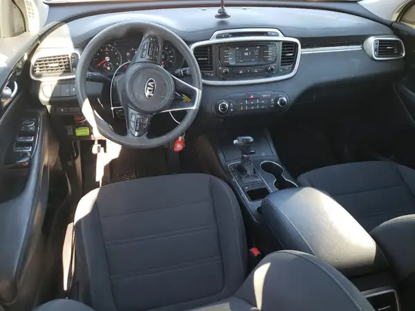 5XYPG4A32JG368573 2018 KIA SORENTO - Image 8