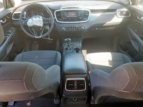 5XYPG4A32JG372767 2018 KIA SORENTO - Image 8