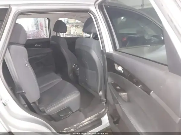 5XYPG4A32JG374681 2018 KIA SORENTO - Image 8