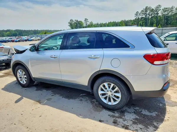 5XYPG4A32JG375622 2018 KIA SORENTO - Image 2