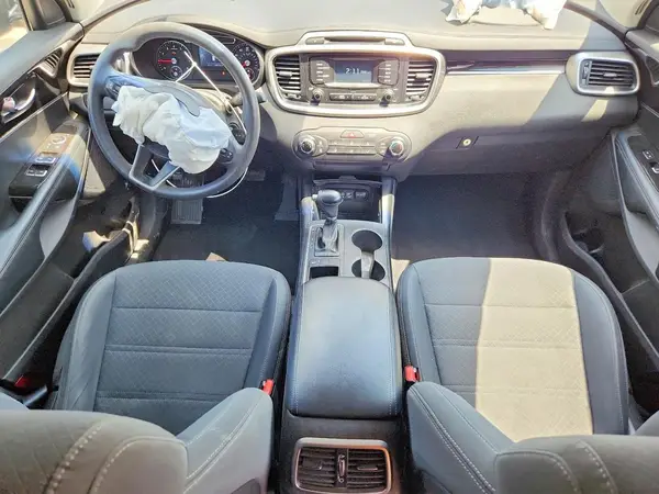 5XYPG4A32JG375622 2018 KIA SORENTO - Image 8