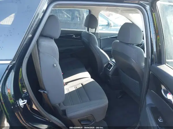 5XYPG4A32JG381713 2018 KIA SORENTO - Image 8