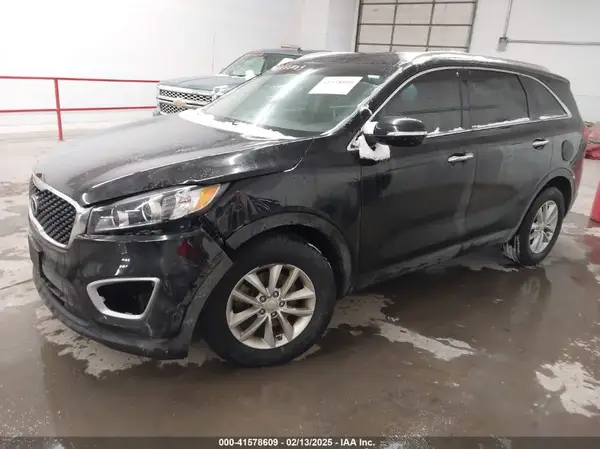 5XYPG4A32JG383316 2018 KIA SORENTO - Image 2