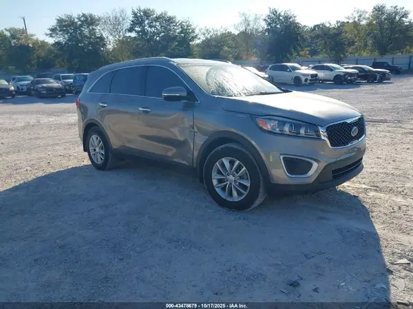 5XYPG4A32JG392369 2018 KIA SORENTO - Image 1