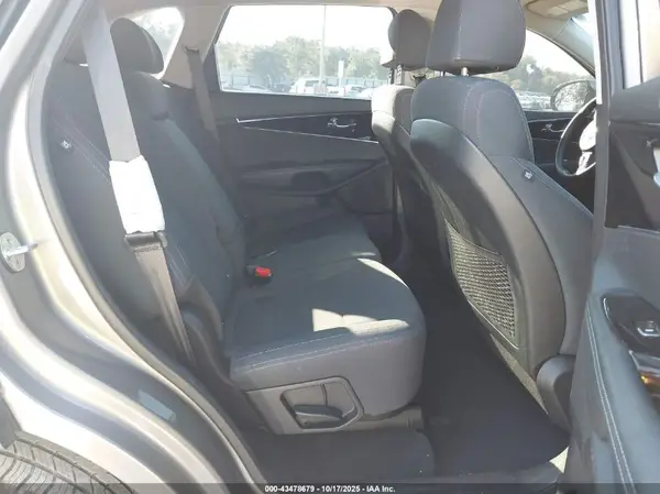 5XYPG4A32JG392369 2018 KIA SORENTO - Image 8