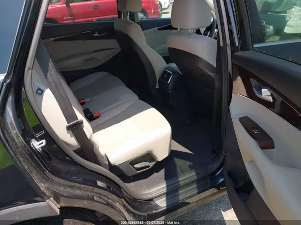 5XYPG4A32JG392873 2018 KIA SORENTO - Image 8