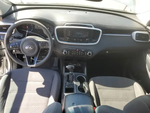 5XYPG4A32JG401457 2018 KIA SORENTO - Image 8