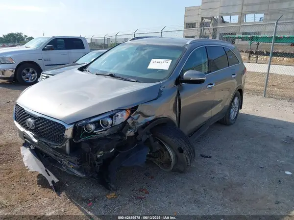 5XYPG4A32JG405962 2018 KIA SORENTO - Image 2