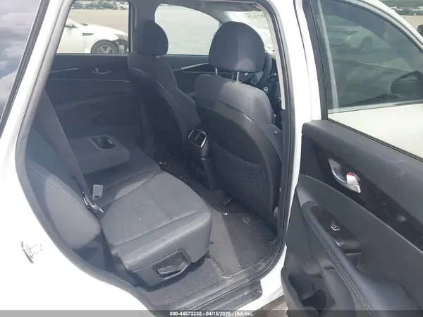 5XYPG4A32JG415908 2018 KIA SORENTO - Image 8