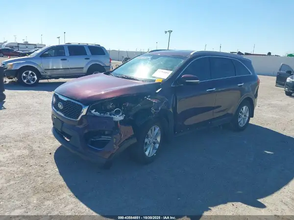5XYPG4A32JG416637 2018 KIA SORENTO - Image 2