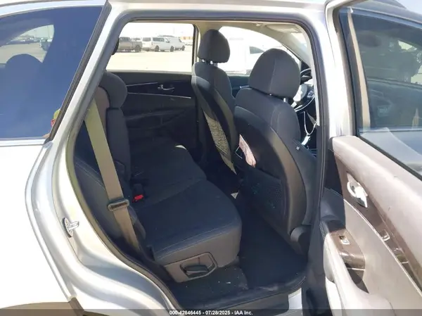 5XYPG4A32JG416671 2018 KIA SORENTO - Image 8