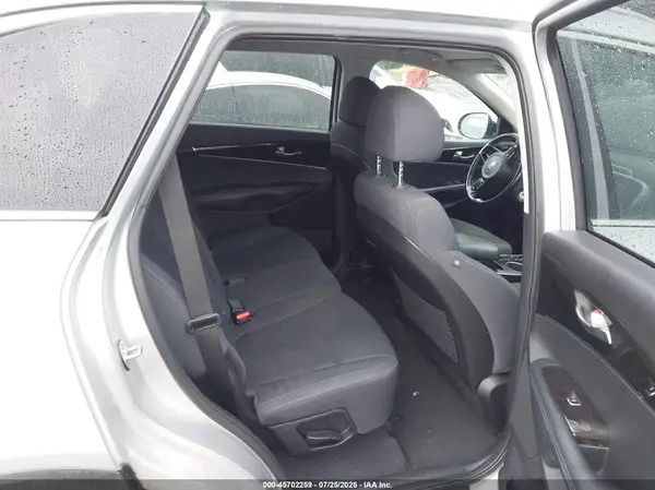 5XYPG4A32JG417707 2018 KIA SORENTO - Image 8