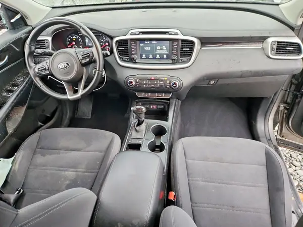 5XYPG4A32JG423880 2018 KIA SORENTO - Image 8