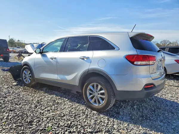 5XYPG4A32JG425158 2018 KIA SORENTO - Image 2