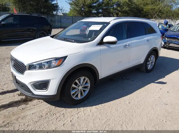 5XYPG4A32JG425385 2018 KIA SORENTO - Image 2