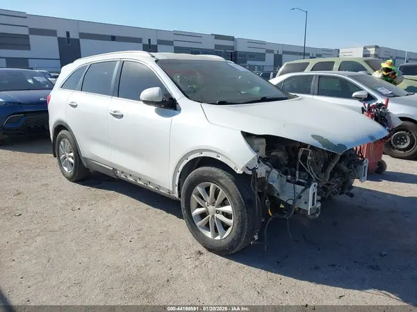 5XYPG4A32JG427542 2018 KIA SORENTO - Image 1