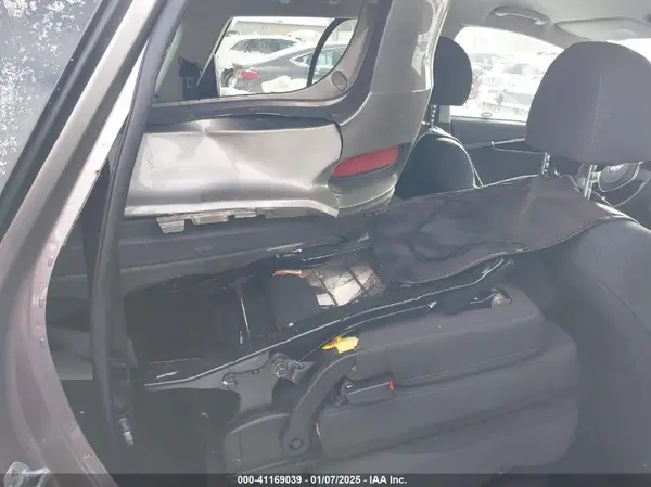 5XYPG4A32KG432452 2019 KIA SORENTO - Image 8