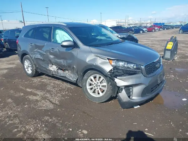5XYPG4A32KG436114 2019 KIA SORENTO - Image 1