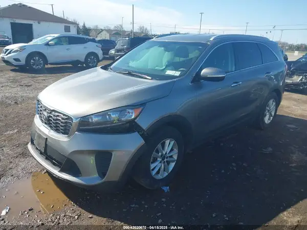 5XYPG4A32KG436114 2019 KIA SORENTO - Image 2