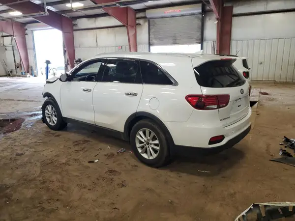 5XYPG4A32KG436548 2019 KIA SORENTO - Image 2