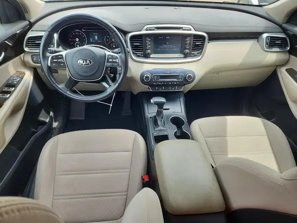 5XYPG4A32KG444827 2019 KIA SORENTO - Image 8