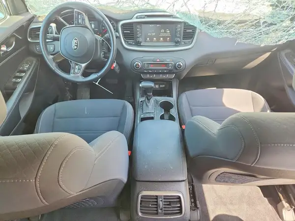 5XYPG4A32KG444889 2019 KIA SORENTO - Image 8