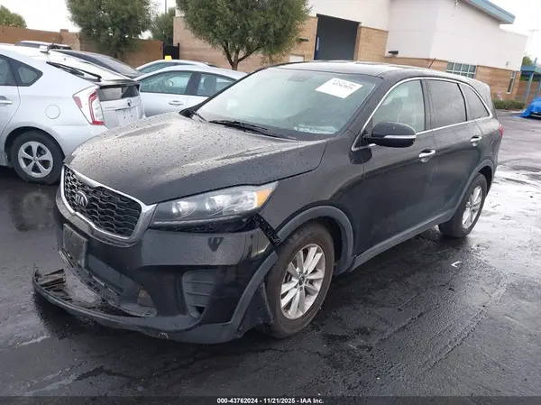5XYPG4A32KG448621 2019 KIA SORENTO - Image 2