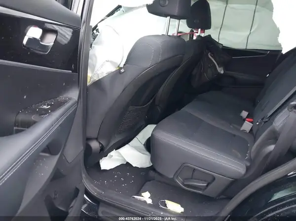 5XYPG4A32KG448621 2019 KIA SORENTO - Image 8