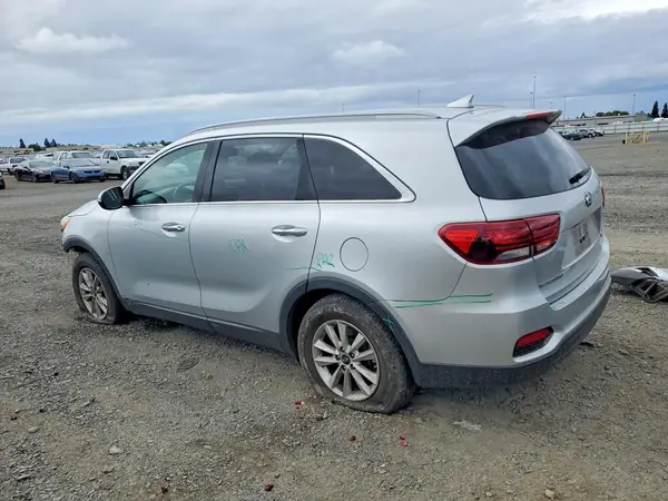 5XYPG4A32KG449526 2019 KIA SORENTO - Image 2