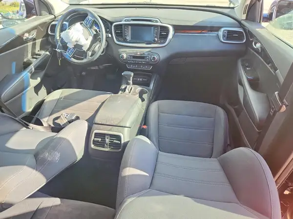 5XYPG4A32KG462597 2019 KIA SORENTO - Image 8