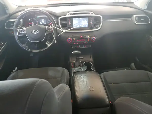 5XYPG4A32KG463815 2019 KIA SORENTO - Image 8