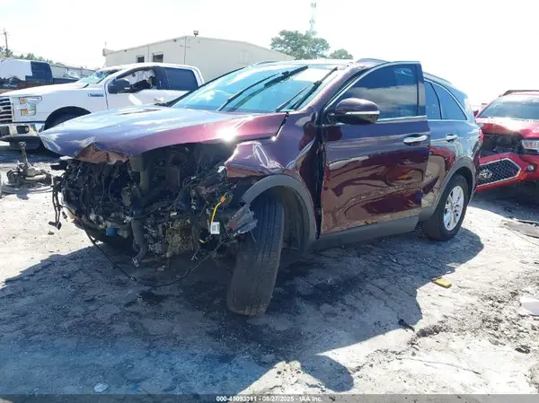 5XYPG4A32KG465709 2019 KIA SORENTO - Image 2