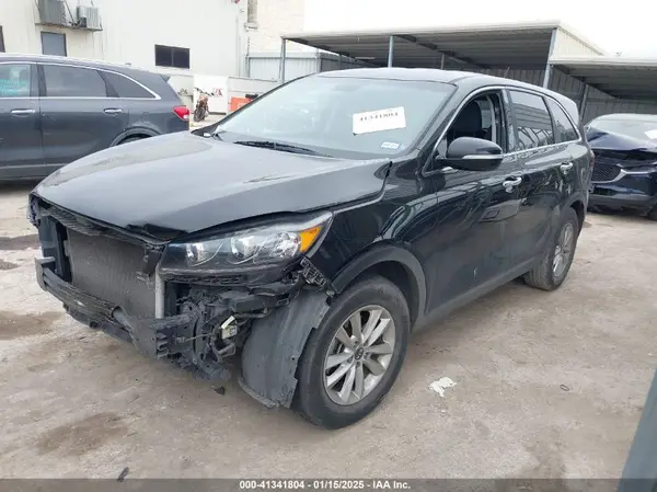5XYPG4A32KG467377 2019 KIA SORENTO - Image 2