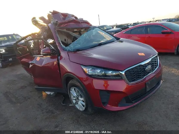 5XYPG4A32KG469162 2019 KIA SORENTO - Image 1