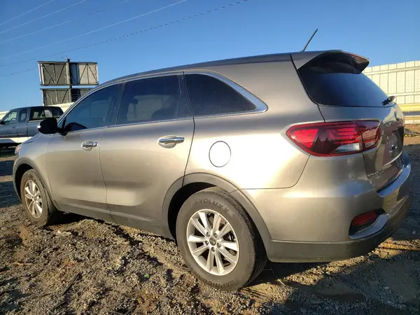 5XYPG4A32KG475771 2019 KIA SORENTO - Image 2