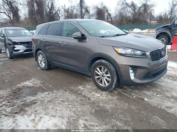 5XYPG4A32KG478668 2019 KIA SORENTO - Image 1