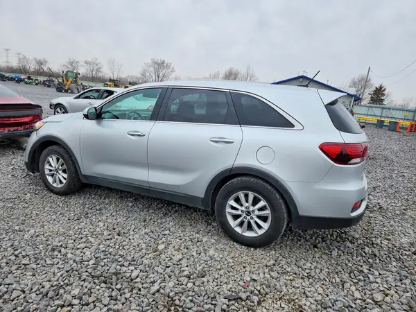 5XYPG4A32KG498502 2019 KIA SORENTO - Image 2