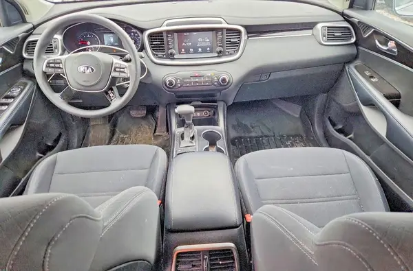 5XYPG4A32KG498502 2019 KIA SORENTO - Image 8